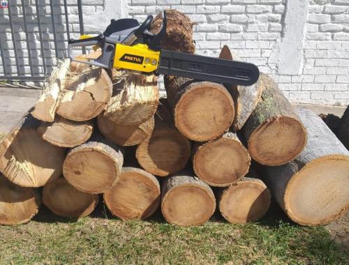 Motosierra PRETUL 18 pulgadas. Para pantear y desrramar.